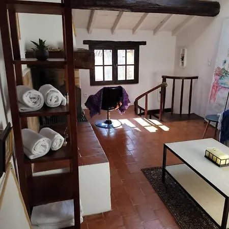 La Barrade - Atypical House בית נופש *