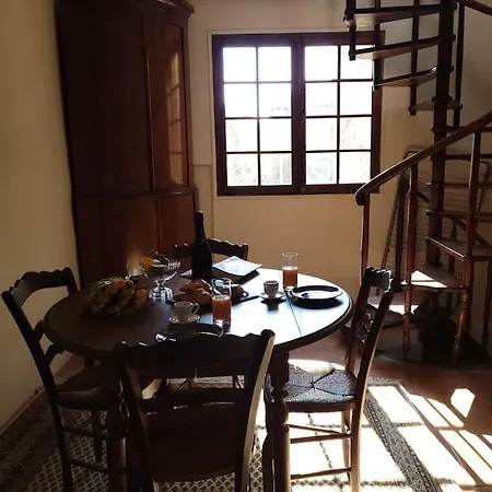 La Barrade - Atypical House בית נופש *