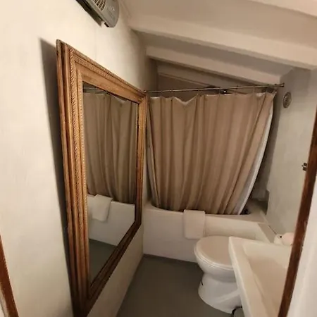 בית נופש La Barrade - Atypical House *