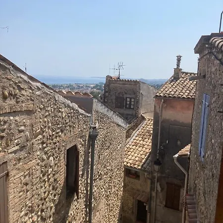 Hébergement de vacances La Barrade - Atypical House